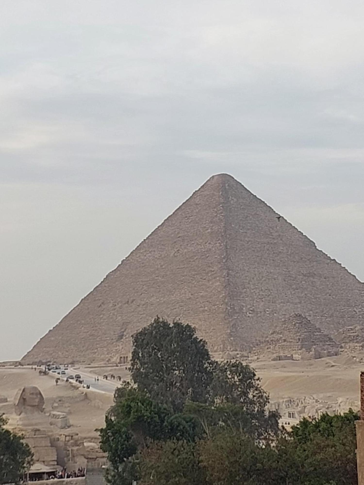 بيت شباب Anubis Kingdom Pyramids Kafret el-Gabal المظهر الخارجي الصورة